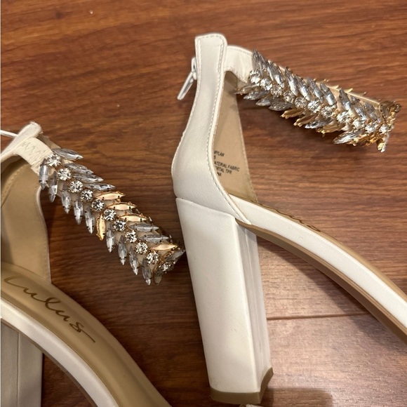 Women’s Lulu Heels - Picture 5 of 5